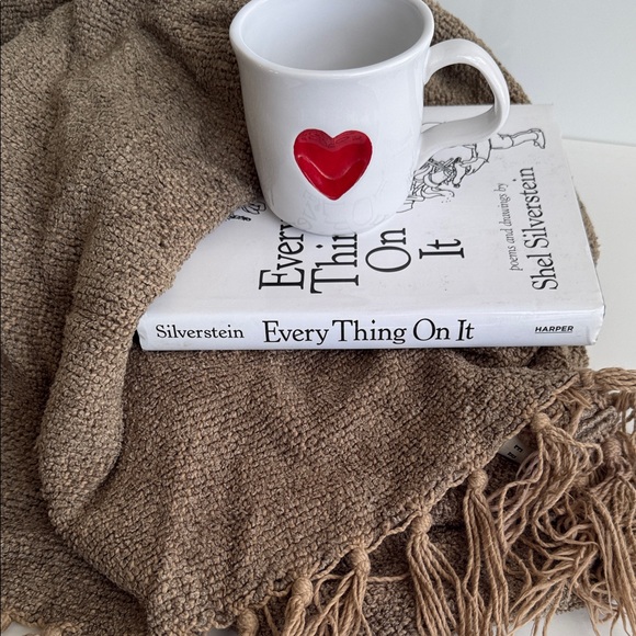 Elegant Brown Fringed Throw Blanket - Picture 3 of 3